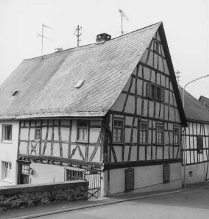 Alte Schule; Weilmünster, Kirchbergweg 15, Grabenstraße 9