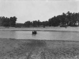 Querung des Little Missouri River : Pferdegespanne bei der Querung des Little Missouri River