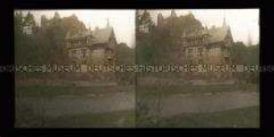 Villa mit Blick zur Burgruine Are, bei Altenahr