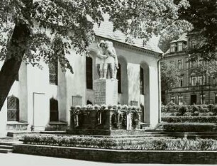 Denkmal für die Gefallenen des 1. Weltkrieges : Denkmal für die Gefallenen des 1. Weltkrieges. Stein (nach 1918). Annaberg-Buchholz, Kirchhof