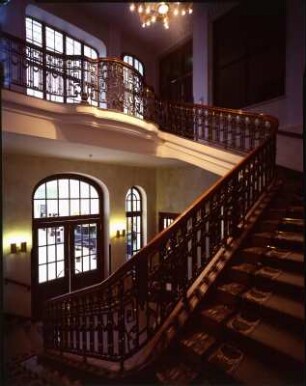 Treppenhaus : Dresden, Dr.-Külz-Ring. Dresdner Bank. Treppenhaus nach der Restaurierung