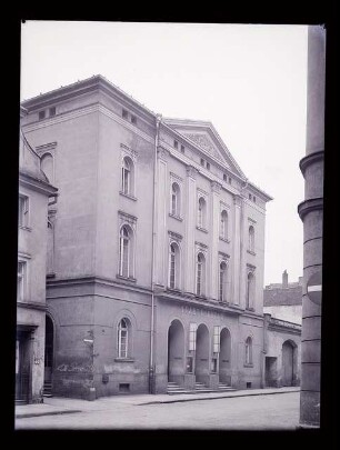 Stadttheater, Neisse: Ansicht von Süden (siehe auch Inv. TBS 216)