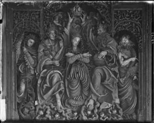 Niederrotweil Katholische Friedhofskirche Sankt Michael Geschnitzter Hochaltar (1525/1530) Krönung Maria