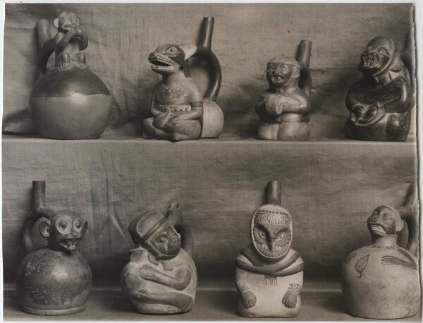 Figure vessels "Museo Alexander, Lima-Peru"