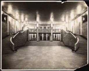 I.G.-Farben, Frankfurt/Main Verwaltungsgebäude: Eingangshalle und Mittelhalle von innen