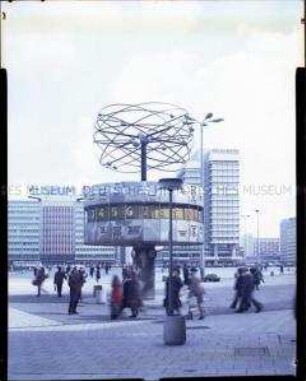 Weltzeituhr auf dem Alexanderplatz