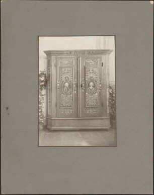 Luisenschule, Schrank, Geschenk von Großherzog Friedrich I.