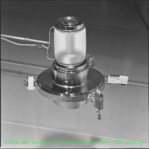 Neutronenröhre für den Karlsruher Ring-Ionenquellen-Neutronengenerator (KARIN) des Instituts für Angewandte Kernphysik (IAK)