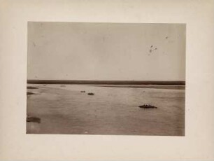 Flöße auf dem Tigris. : Mehrere Flöße treiben auf dem Tigris.