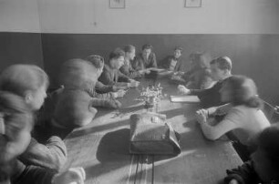 Reportage über Schulklassen : Diskussionsrunde von Schülern