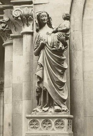 Magdeburg, Dom St. Mauritius und St. Katharina, Innenaufnahme, Querhaus : Skulptur der Wundertätigen Maria im südlichen Querhaus, 1. Hälfte 14. Jahrhundert, mit farblicher Fassung um 1900