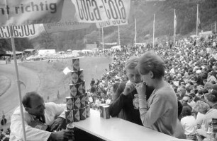 Schauinslandrennen: Am Coca-Cola Stand; (Dieter und Ursula)