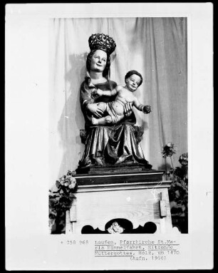 Sitzende Muttergottes