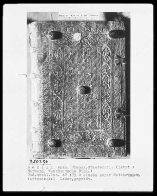 Glossa super Mattheum; Jacobus de Cessolis, de moribus hominum et officiis nobilium super ludo schachorum —