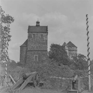 Stolpen : Stolpen. Burg Stolpen. Blick vom Kanonenhof zur Burganlage mit Seiger- und Johannisturm