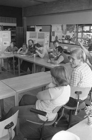 Einstellung von 30 Auszubildenden bei den "Hagsfelder Werkstätten Karlsruhe" der Lebenshilfe für geistig Behinderte e.V. HWK