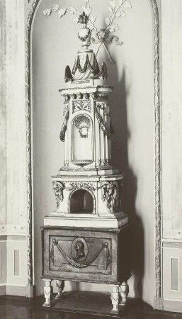 Schloss Pillnitz, Berrgpalais. Ofen, Ende 18. Jh.