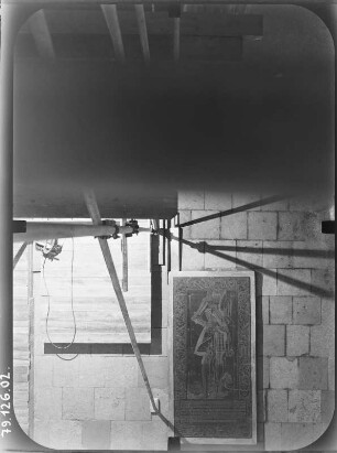 Dom, Portal Grabplatte