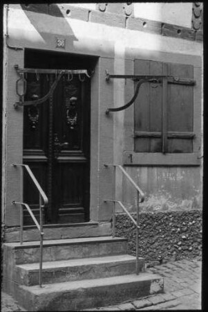 Haustür mit Fleischerhaken
