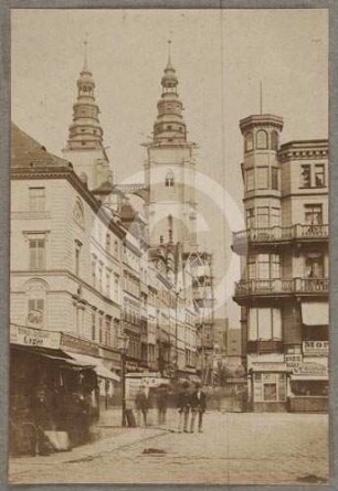 Hintermarkt am Ring Breslau mit Türmen der Magdalenen-Kirche