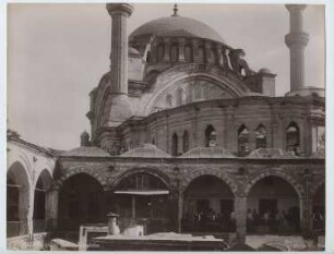 Rüstem-Pascha-Moschee, Istanbul: Außenansicht