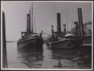 Zwei Schiffe am Binnenhafen Duisburg-Ruhrort