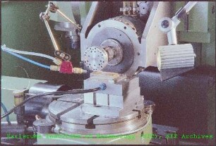 Fräsmaschine des Instituts für Mikrostrukturtechnik (IMT)