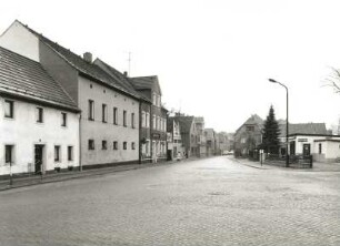 Radeburg. Dresdner Straße. Blick zum Markt