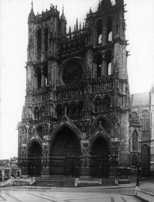 Amiens, Kathedrale, von Südwesten