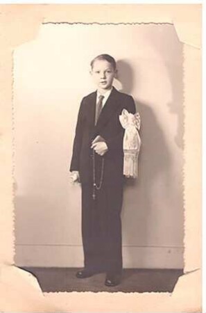 Foto Junge im Kommunionsanzug