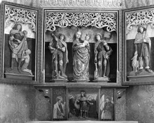 Flügelaltar : Flügelaltar. Holz, geschnitzt, farbig gefaßt, z. T. vergoldet (1516). Mittelberg (Kleinwalsertal)-Unterwestegg, Kapelle
