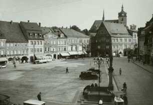 Mittweida, Markt : Mittweida. Markt mit Friedensbrunnen. Blick von Nordwesten gegen die Marienkirche
