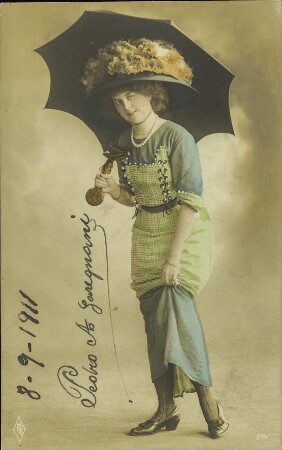 [Unterm Regenschirm]