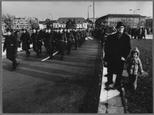 Wachablösung am Grabmal des unbekannten Soldaten, Warschau