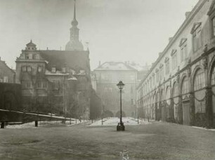 Kanzleihaus : Stallhof mit Kanzleihaus (1565-1567, H. Irmisch) Georgenbau und Langem Gang gegen Schloßturm