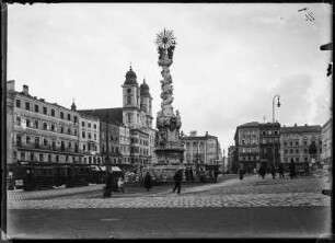 Österreich, Linz. Hauptplatz mit Dreifaltigkeitssäule