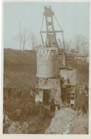 Foto eines Baggers beim Bahnbau Obermichelbach - Waldighofen
