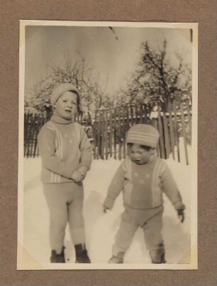 Christiane Zimmers Söhne Clemens und Andreas im Schnee
