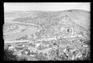 Blick über Mainspitze, Innenstadt und Burg Richtung Maintal