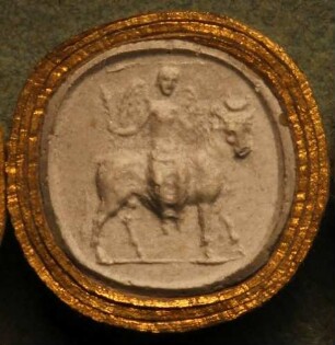 Diana Taurica (?), auf einem Stier reitend (Daktyliothek, Erstes Mythologisches Tausend)