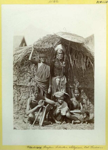 Waddar, cinq travailleurs de rue, femme, garçon et homme