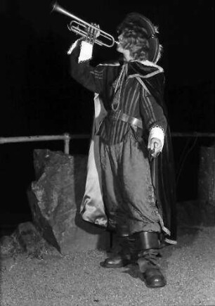 Bad Säckingen: Trompeter in Tracht, blasend