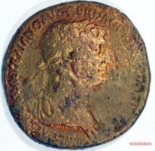 Römische Münze, Nominal Sesterz, Prägeherr Traian, Prägeort Rom, Original