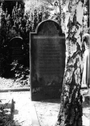 Grabstein 685