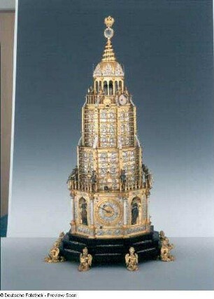 Kugellaufuhr : Kugellaufuhr. Messing, Silber, z. T. vergoldet, Stahl, Holz Bergkristall; H. 111,8 cm (um 1600; H. Schlottheim). Dresden: Grünes Gewölbe V 140
