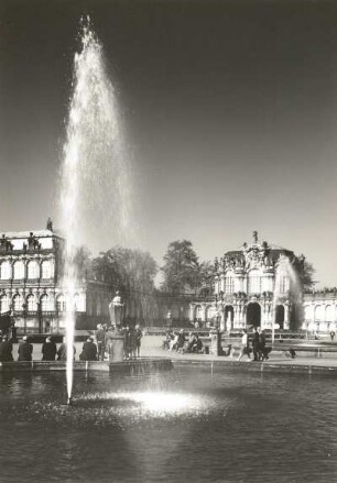 Dresden-Altstadt. Zwinger (M. D. Pöppelmann). Zwingerhof