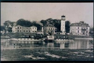 Dresden-Laubegast. Uferbebauung mit Wasserturm und Villa Hartmann. Ansicht über die Elbe