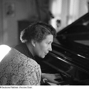 Porträt Pianistin Elfriede Clemen (1903-1985)