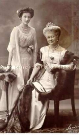 Auguste Viktoria mit ihrer Tochter Viktoria Luise