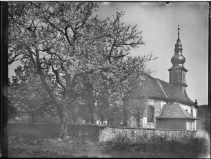 Moosbronn Wallfahrtskirche Maria Hilf mit Sakristei Ansicht von Südwesten